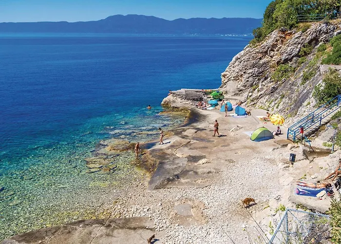 2 Bedroom Lovely In Drazice Nyaraló Podhum