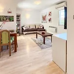 2 Bedroom In Drazice Nyaraló
