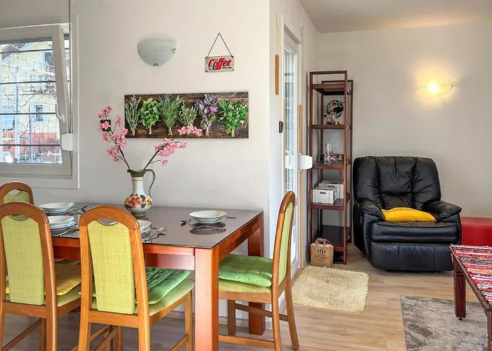 Ferienhaus 2 Bedroom Lovely In Drazice Podhum